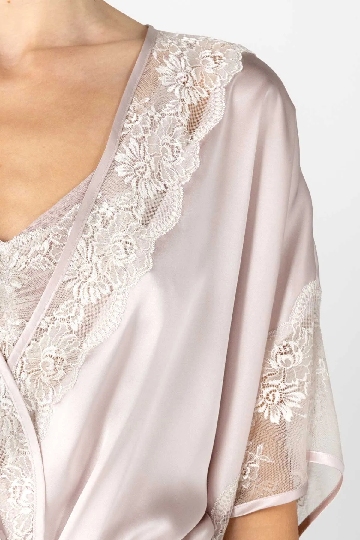 Agatha Nostalgia Hanky Long Silk Robe