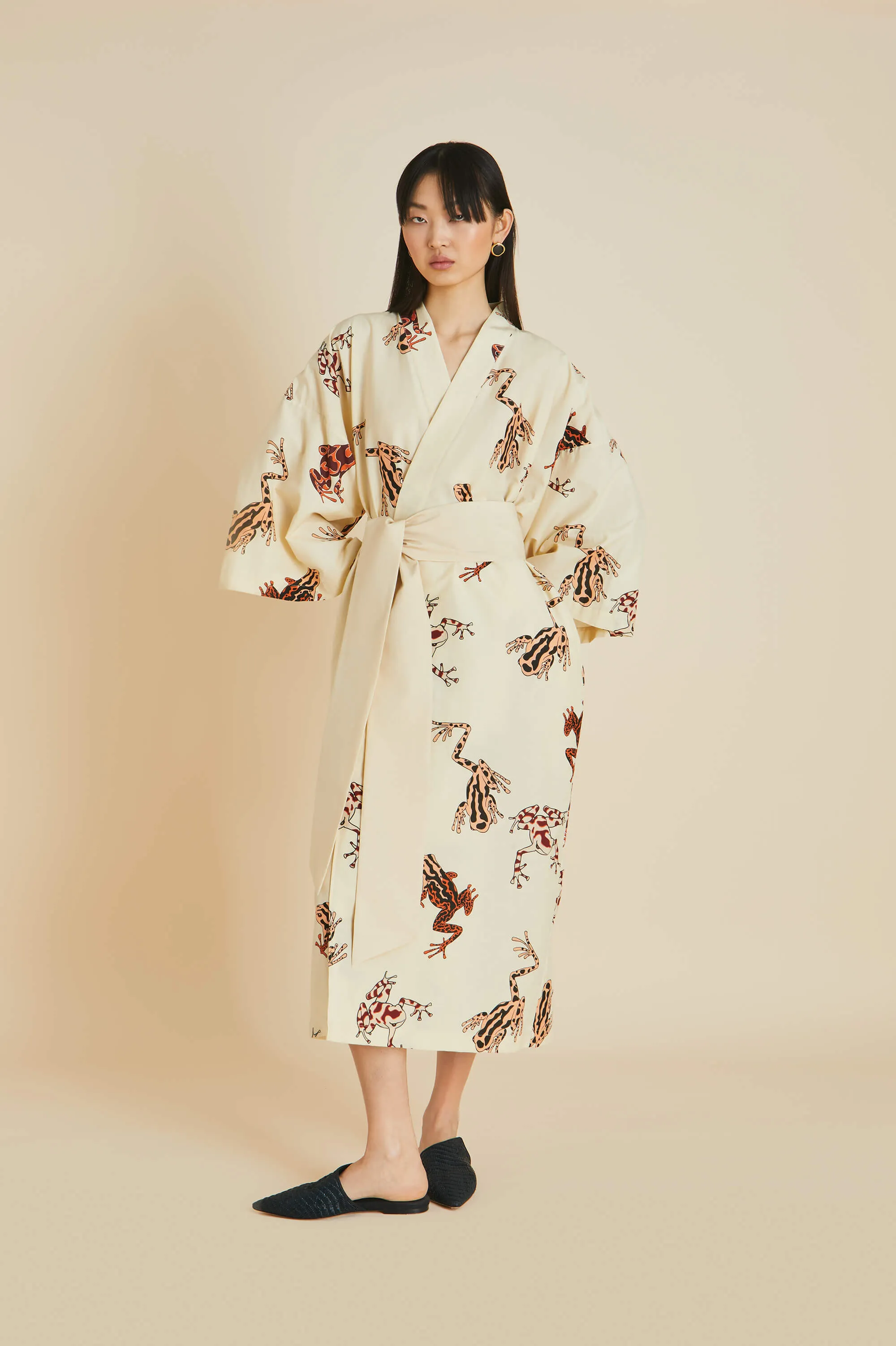 Amaya Hyades Cream Frog Robe in Cotton-Silk