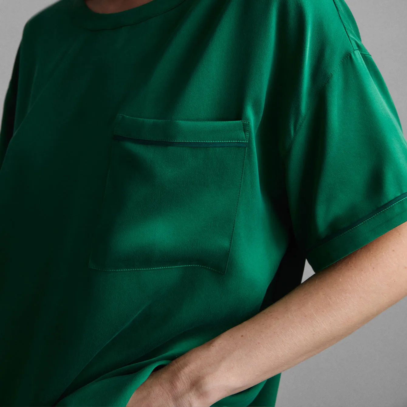 Washable Silk Piped Tee Short Set